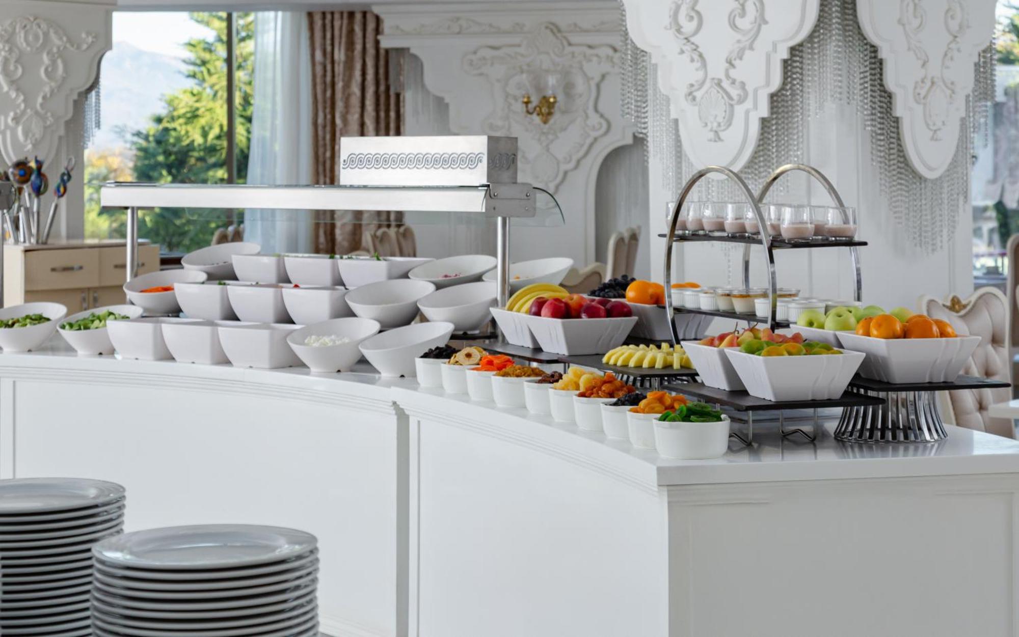 Shamakhi Palace Sharadil Seredil Bagian luar foto A buffet