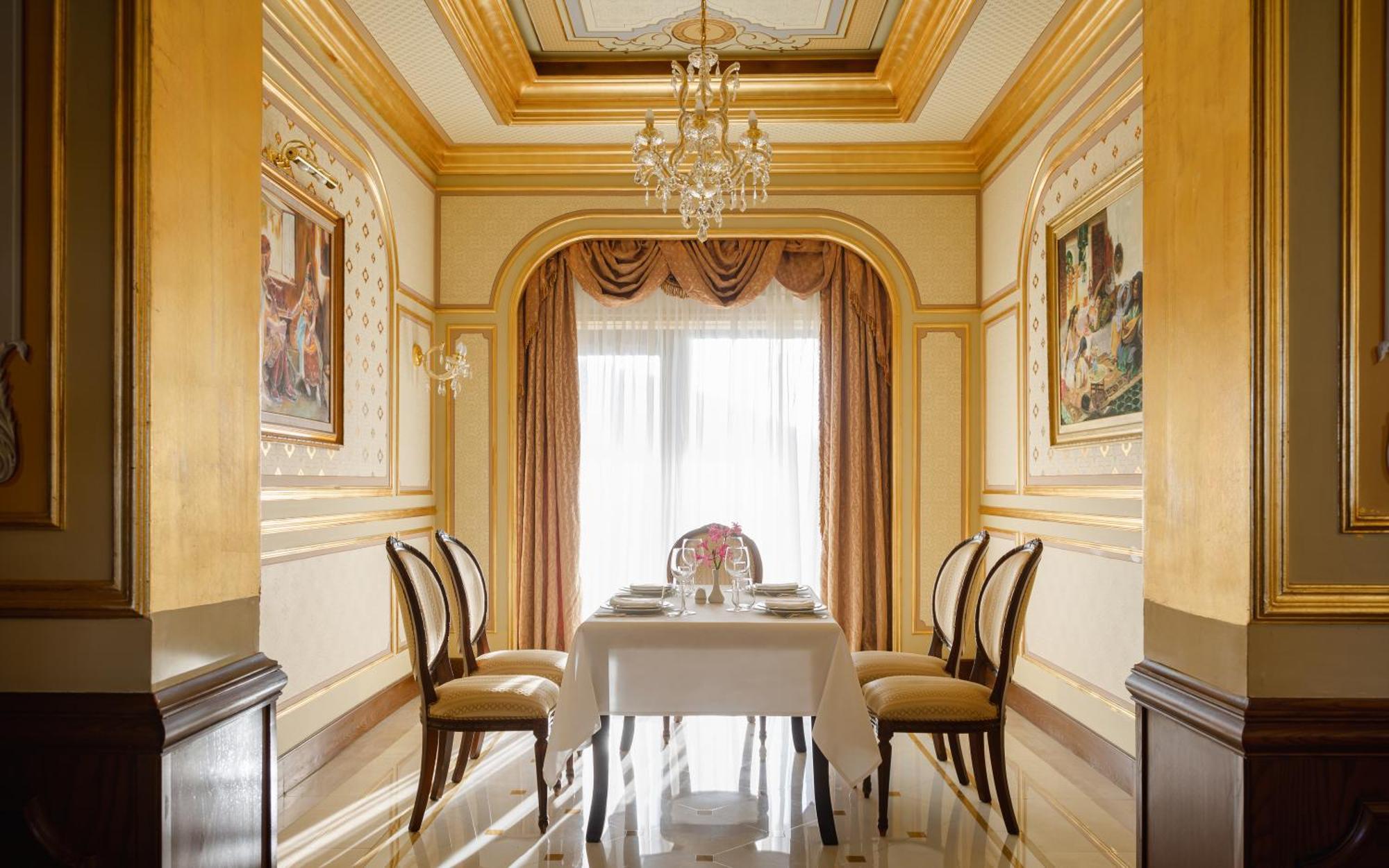 Shamakhi Palace Sharadil Seredil Bagian luar foto A dining room
