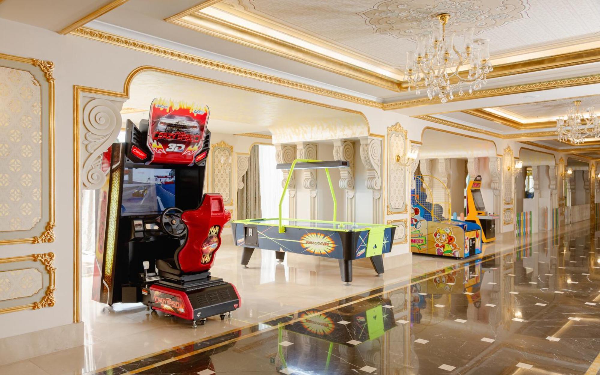 Shamakhi Palace Sharadil Seredil Bagian luar foto The arcade at the hotel