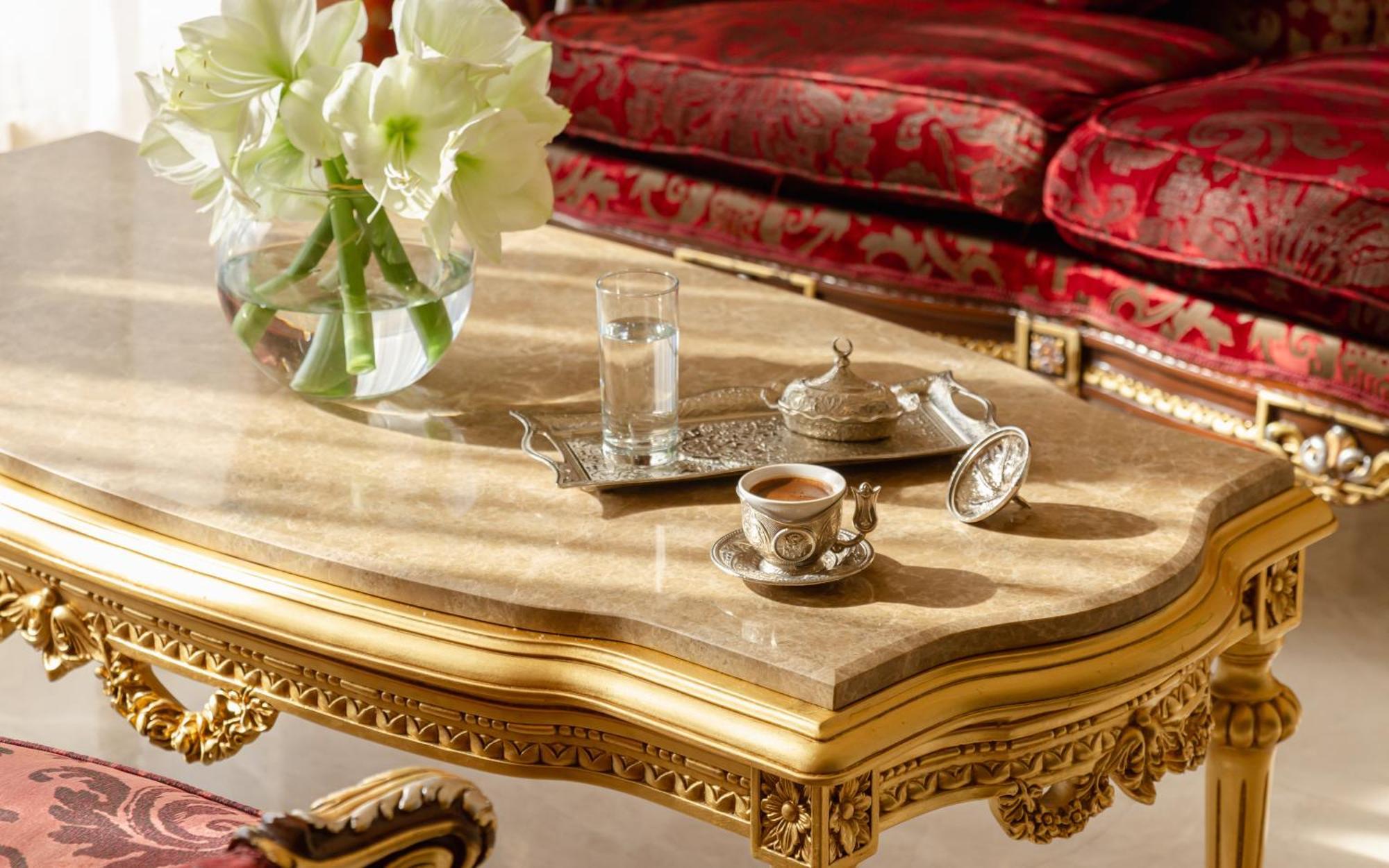 Shamakhi Palace Sharadil Seredil Bagian luar foto A coffee table