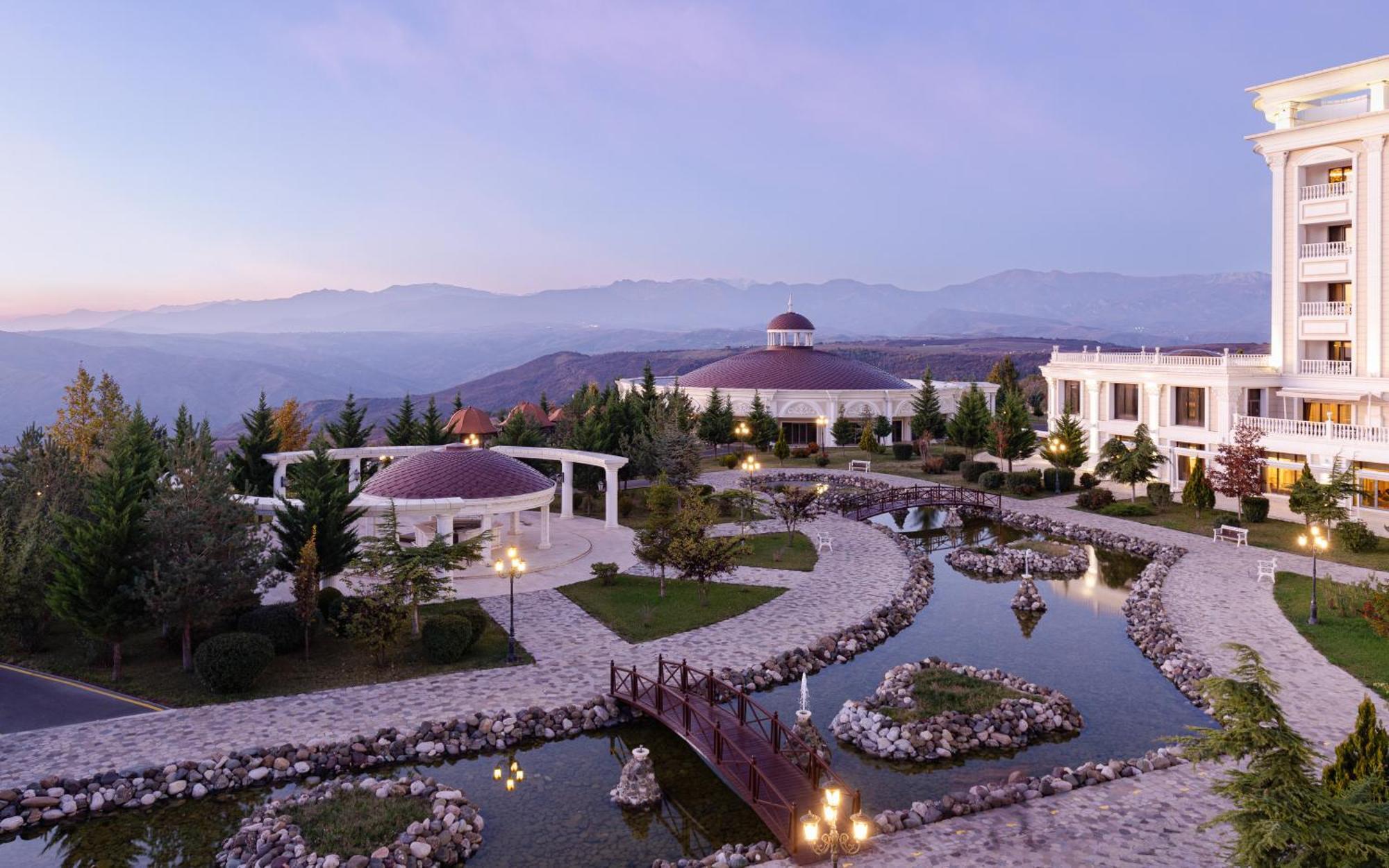 Shamakhi Palace Sharadil Seredil Bagian luar foto The campus of the University of Macedonia